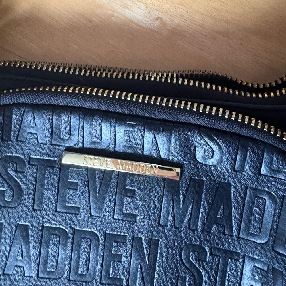 Steve Madden Black Embossed Bag with Gold Accent - Picture 2 of 9